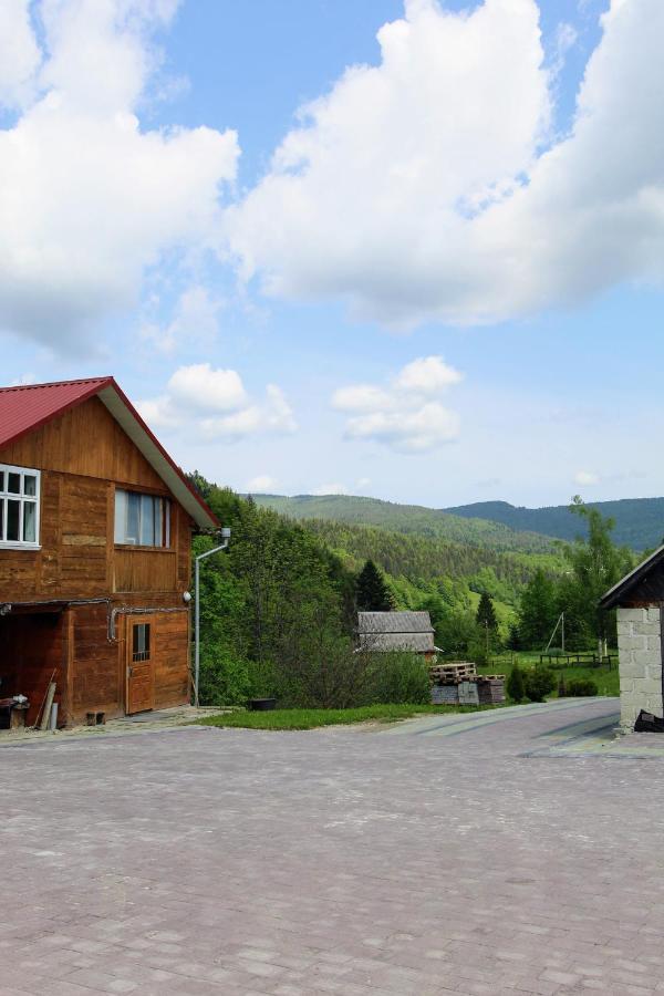 Manor "U Bervinovy" Hotel Yaremche Exterior photo